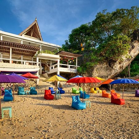 The Point Beach-Front Balangan Джимбаран Екстер'єр фото